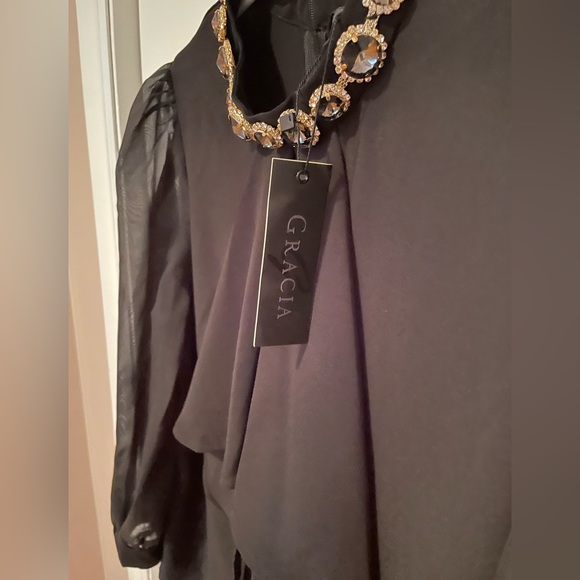 GRACIA EMBELLISHED Blouse - Picture 3 of 6